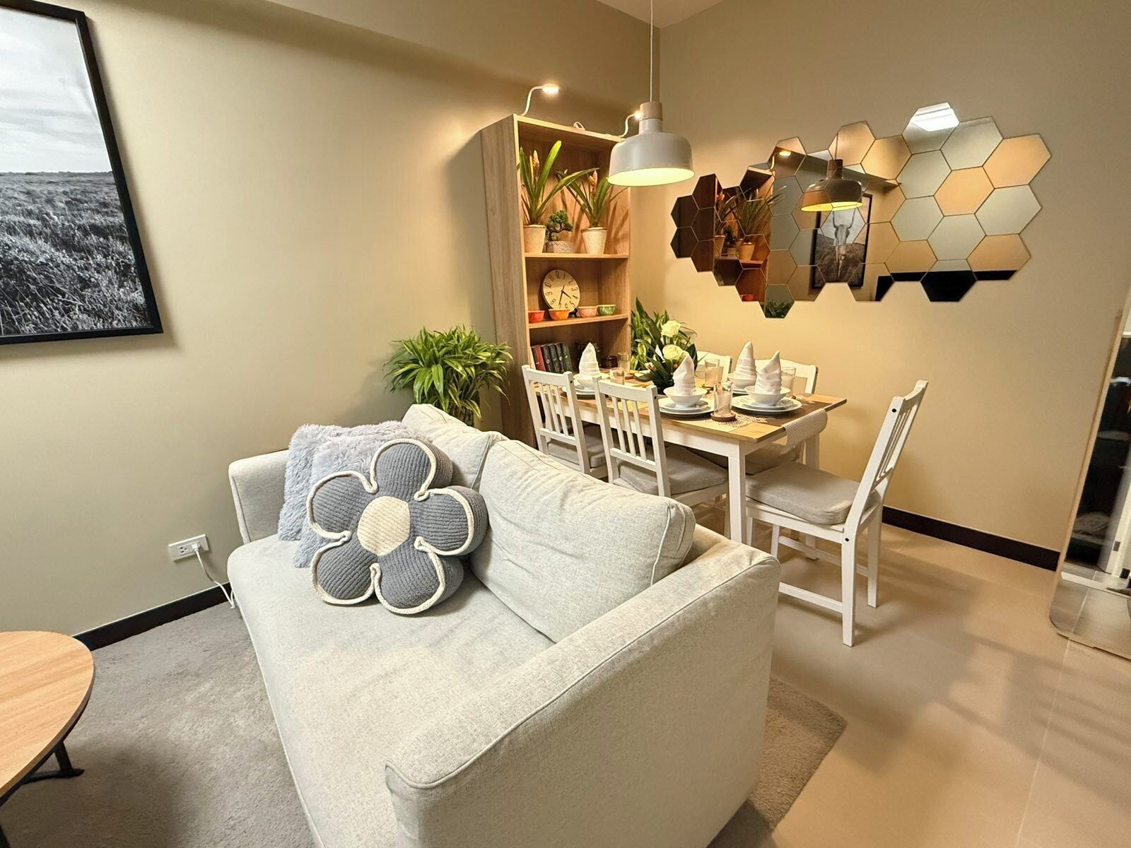 Aesthetic Cozy Apartment Condo With Pool Balcony & Deck - Ortigas Center