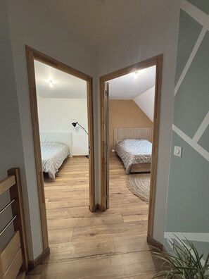 2 bedrooms, iron/ironing board, WiFi, bed sheets