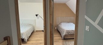 In the middle of the hague 5 people