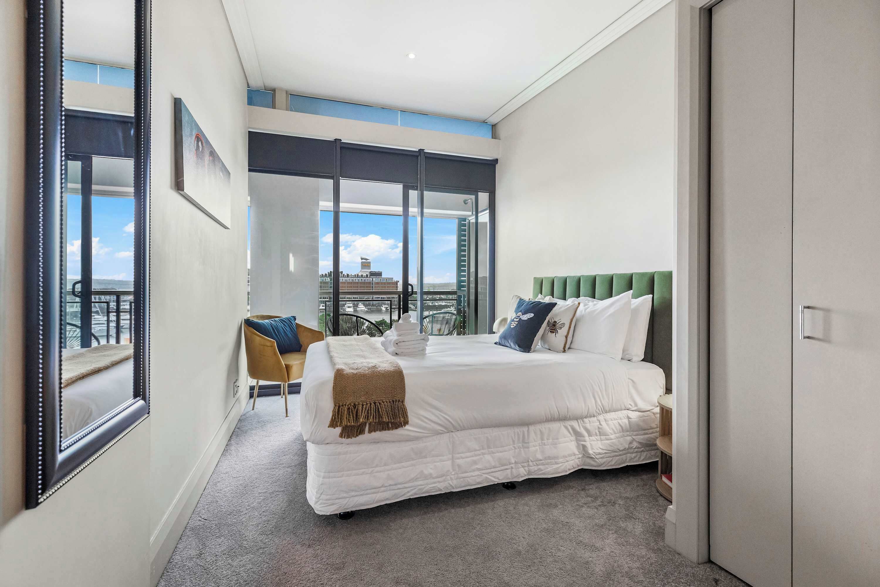 2 bedrooms, desk, iron/ironing board, WiFi