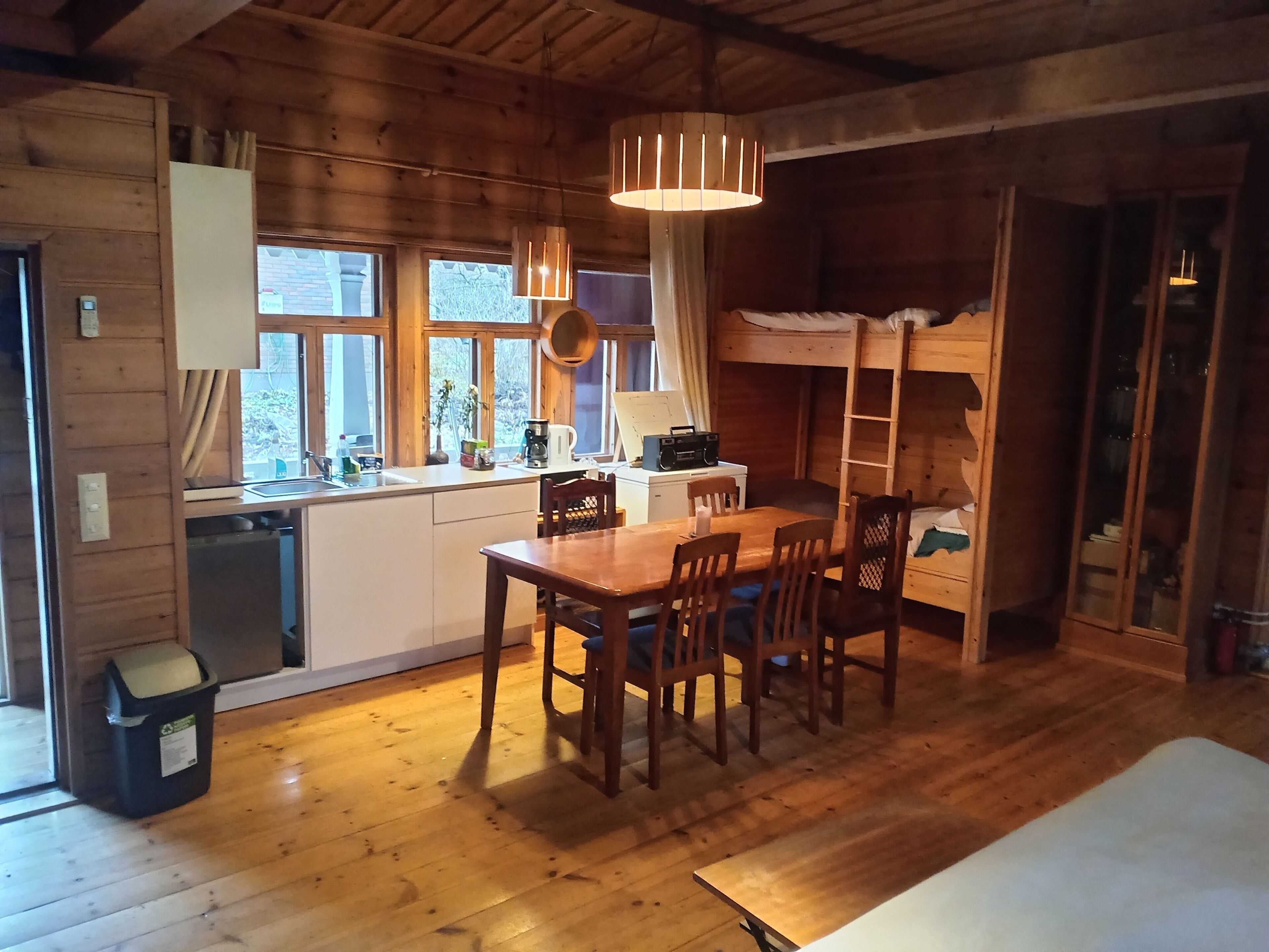 Chalet, 1 makuuhuone, esteetön, tupakointi sallittu | Olohuone | Kirjoja
