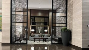 Lobby - 1 BR Vacation Rentals in Pasay, View, Pool, PetFriendly (Pasay City)