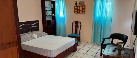 1 quarto, acesso à internet, roupa de cama