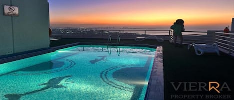 Udendørs pool, opvarmet pool