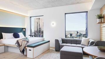 Studio, Non Smoking | Blackout drapes, iron/ironing board, free WiFi