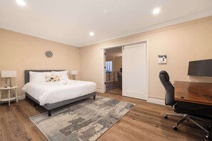 4 bedrooms, desk, iron/ironing board, travel crib