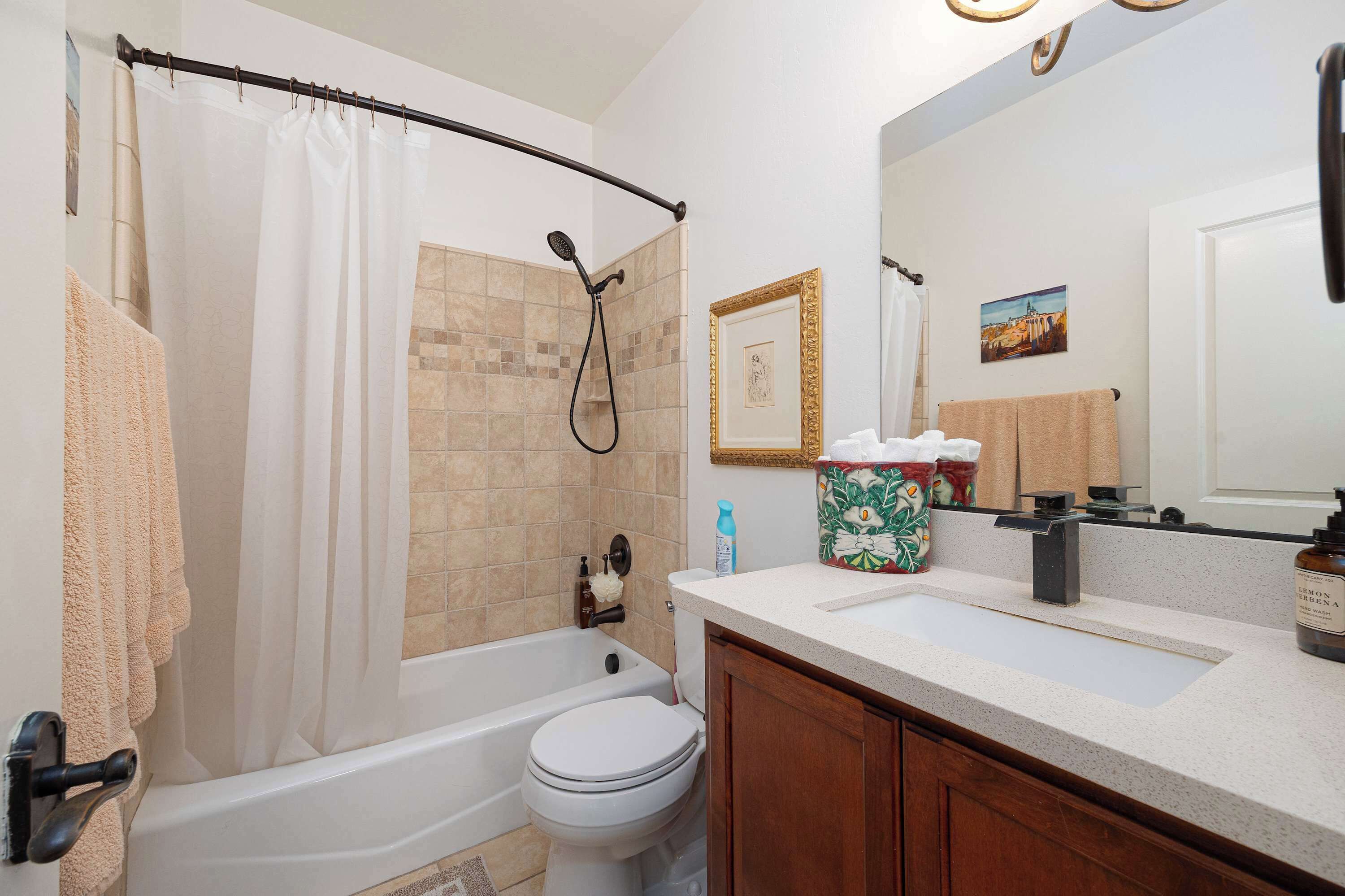 淋浴设施、吹风机、毛巾