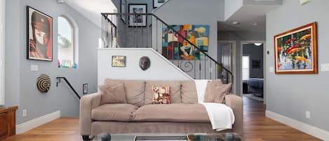 Televisión, oficina