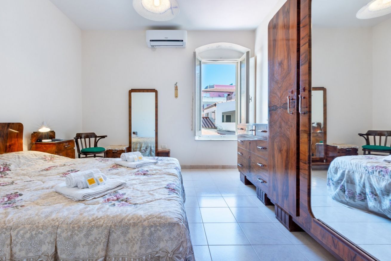 2 bedrooms, iron/ironing board