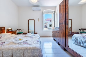 2 bedrooms, iron/ironing board