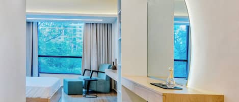 Deluxe Room, City View | Bar mini, meja, katil lipat simpan/tambahan, Wi-fi percuma