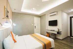 Standard Double Room | Desk, laptop workspace, free WiFi
