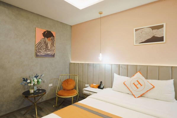Standard Double Room | Desk, laptop workspace, free WiFi