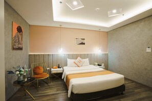 Standard Double Room | Desk, laptop workspace, free WiFi