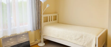 3 bedrooms, free WiFi, bed sheets