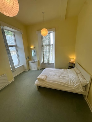 Standard Double Room | Desk, laptop workspace, free WiFi