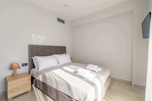 2 bedrooms, in-room safe, iron/ironing board, travel crib