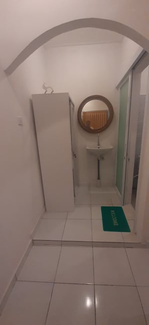 Deluxe Double Room, Garden View | Desk, free WiFi