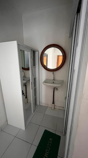 Deluxe Double Room, Garden View | Desk, free WiFi