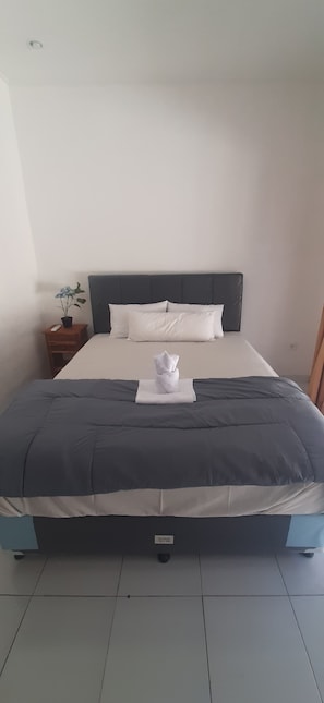 Deluxe Double Room, Garden View | Desk, free WiFi