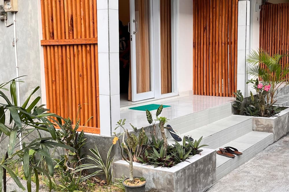 Ajik Guest House