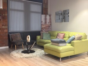 Unclassified image, 2 of 25, button - New Apartment - Sleeps 4 - Parking - City Centre (Bradford)