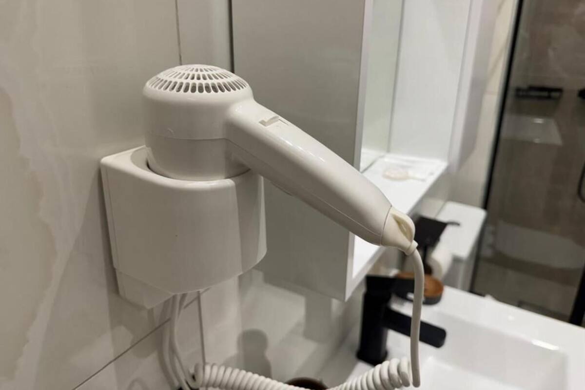 Standard Double Room | Bathroom | Slippers