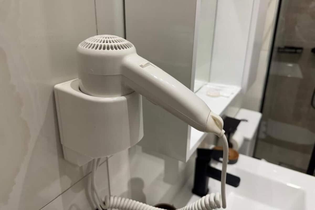 Standard Double Room | Bathroom