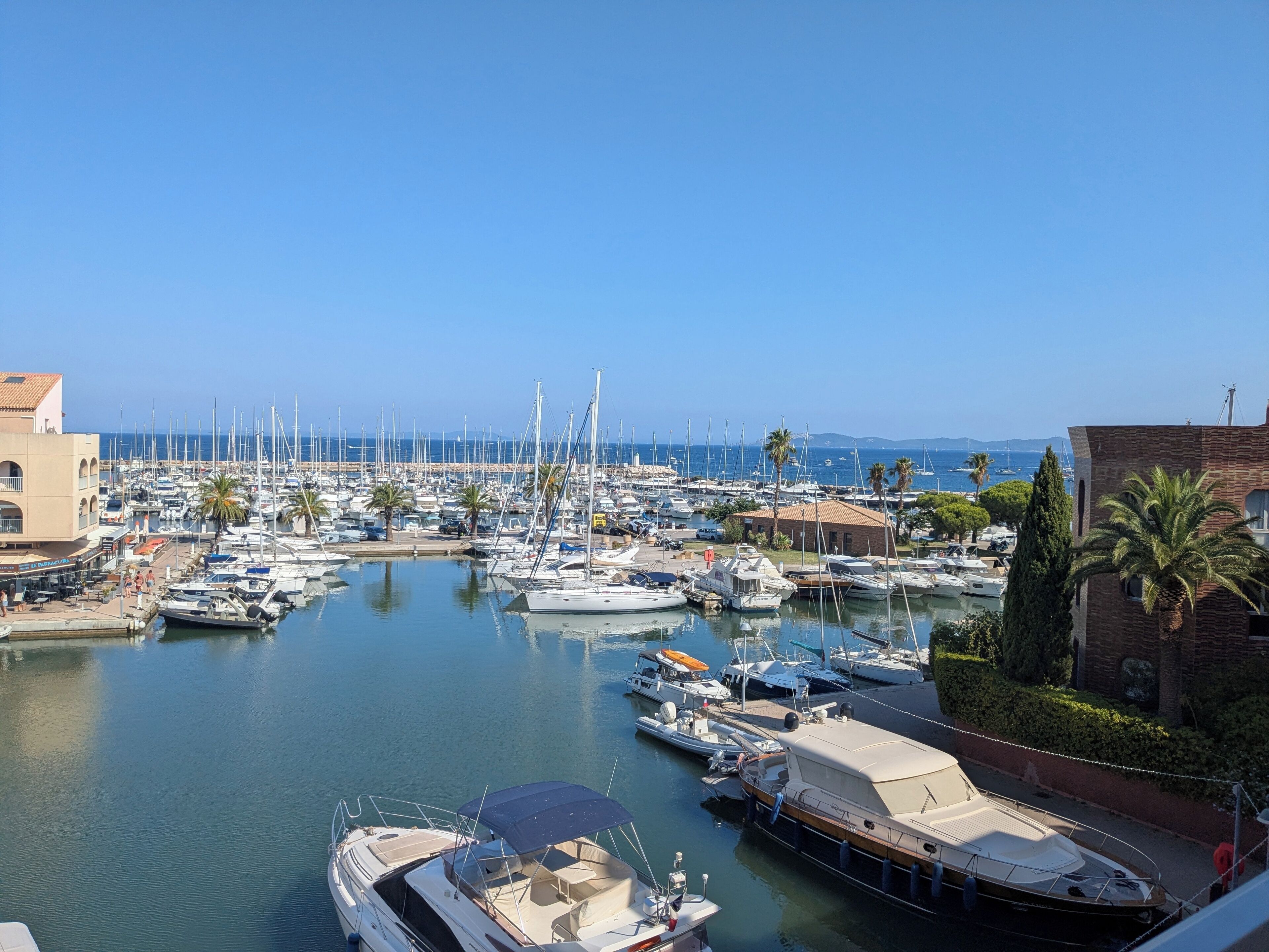 Marina/club náutico