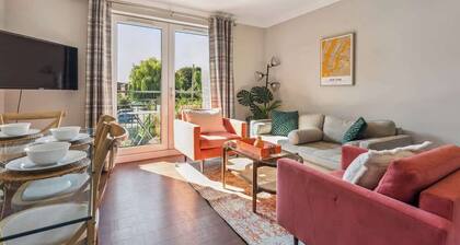 2BR Apt Near Windsor Castle Free Park By Tempstay