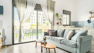 Apartment, Garden View | Living area