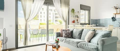 Apartment, Garden View | Living area