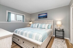 1 chambre, fer et planche à repasser, accès Internet, draps fournis