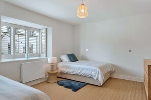 3 bedrooms, free WiFi, bed sheets
