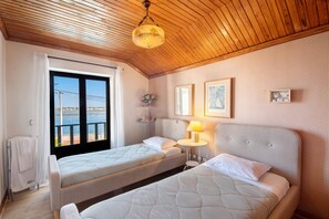 5 chambres, fer et planche à repasser, Wi-Fi, draps fournis