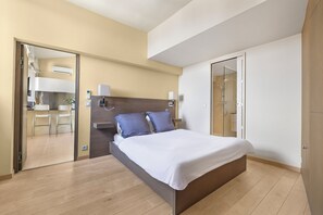 2 bedrooms, iron/ironing board, Internet, bed sheets