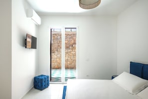 Klassiek appartement, uitzicht op zee | Een strijkplank/strijkijzer