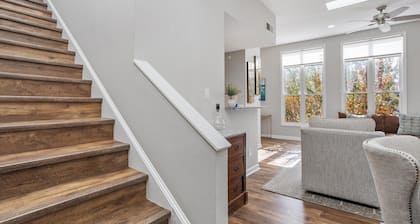 Downtown Condo - 2BR, 2BA, Walk to Everything!