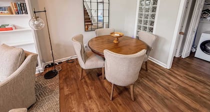 Downtown Condo - 2BR, 2BA, Walk to Everything!