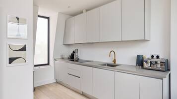 Apartment, Balcony | Private kitchen