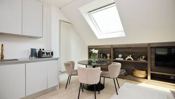 Apartment, Balcony | Private kitchen