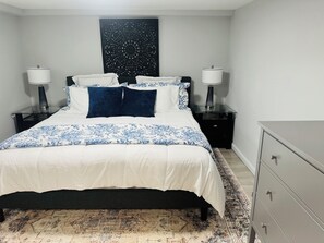 1 habitación, tabla de planchar con plancha, wifi gratis y ropa de cama
