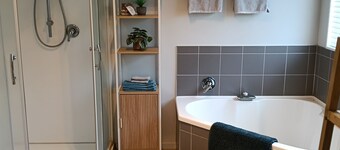 Cosy Papamoa Beachside Getaway in Prime Location.