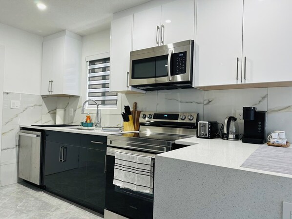 Fridge, microwave, oven, stovetop