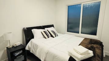 2 makuuhuonetta, silitysrauta/-lauta, ilmainen Wi-Fi, vuodevaatteet