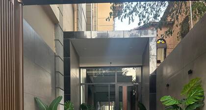 Luxury 3 Bedrooms Cozy Apartment on Shahrah-e-Faisal