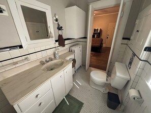 Comfort Studio Suite | Bathroom