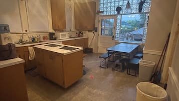Fridge, microwave