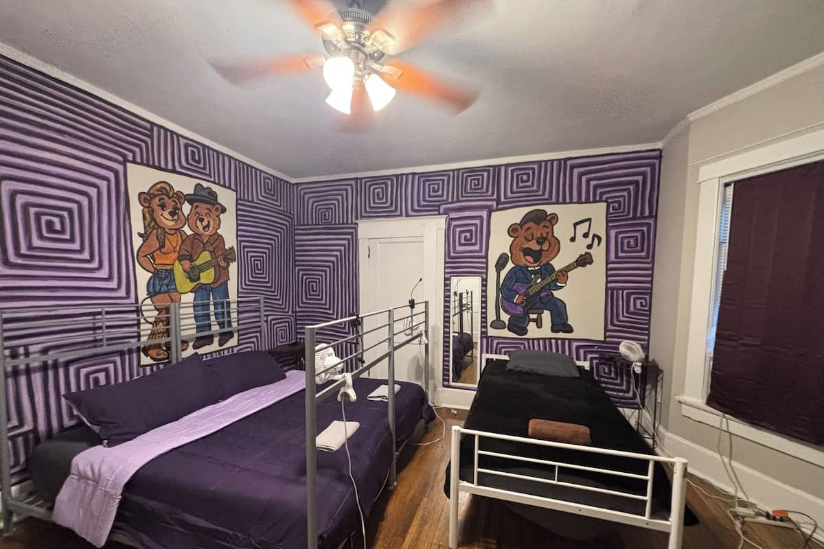 Comfort trippelrum | Sängtillbehör av högsta kvalitet, arbetsyta för laptop och gratis wi-fi