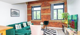 Apartment - Sleeps 4 - Parking - Workspace